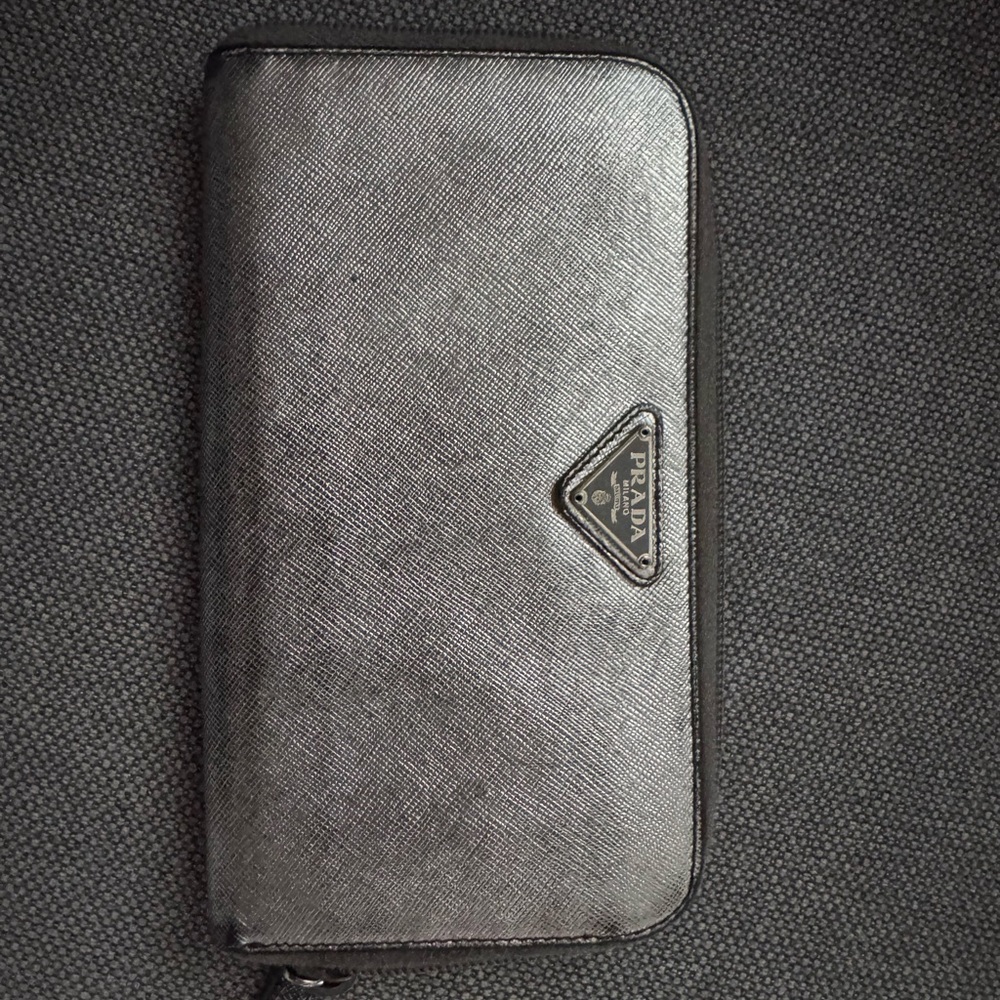 Prada Wallet - Picture 2 of 4